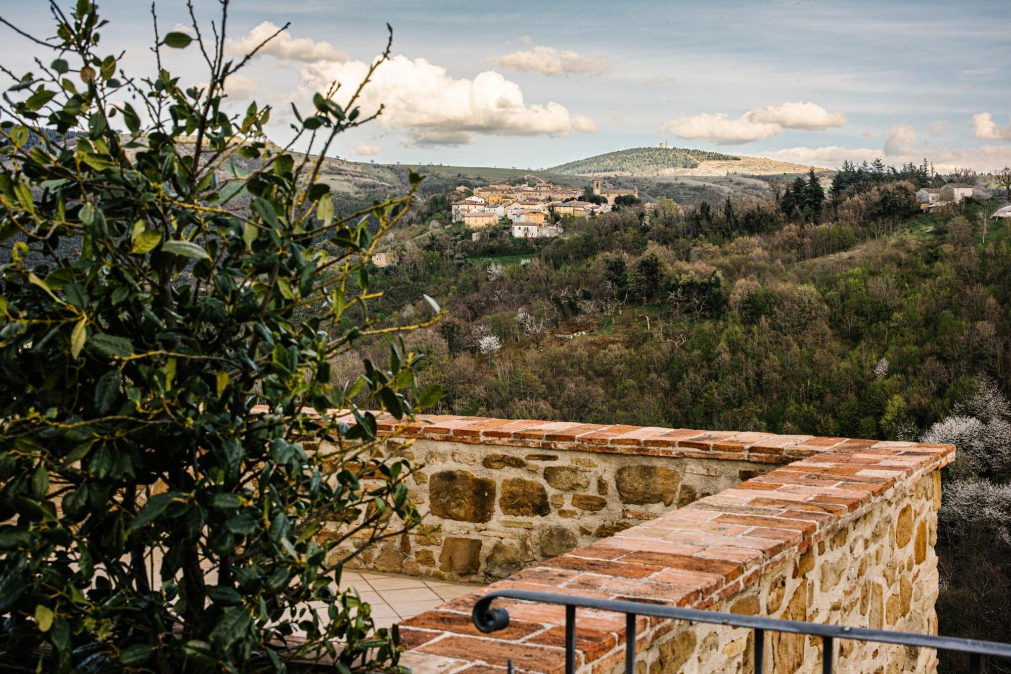 Casale Ermelinda Castelraimondo Exterior foto