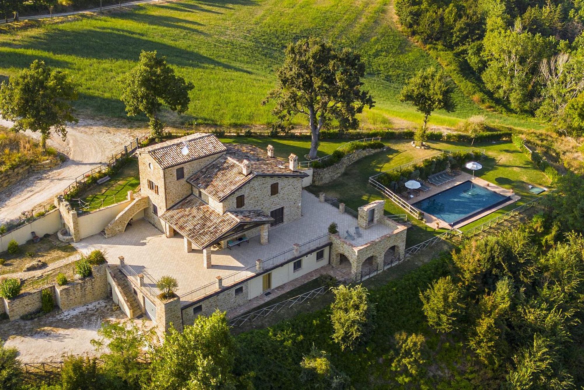 Casale Ermelinda Castelraimondo Exterior foto